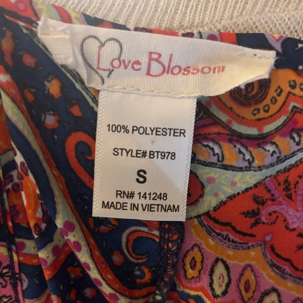 Vibrant Paisley Camisole with Spaghetti Straps - Picture 3 of 3